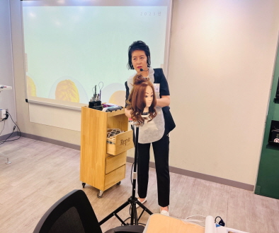 [꾸미기]뷰티산업연구소-[1일차_살롱업스타일_박경숙교수님_0701(토)]-52267084685.jpg