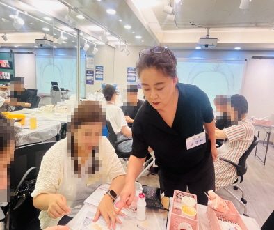 [꾸미기]뷰티산업연구소-2일차_미디어메이크업_윤정민교수_23년7월23일-52759637870.jpg