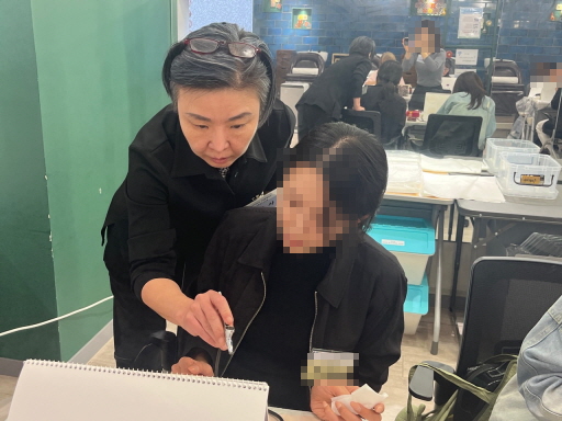 [꾸미기]뷰티산업연구소-2일차_에어브러시 메이크업_10월 8일_윤지민-54474252416.jpg