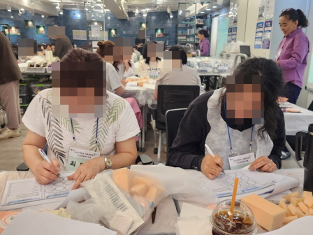 꾸미기_2025뷰산연-2일차_캐릭터별노인분장PBL과정_6월8일_윤정민-69543415471.jpg