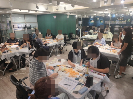 [꾸미기]뷰산연업무밴드-2일차_캐릭터별노인분장PBL과정_0823_윤정민-80204218894.jpg